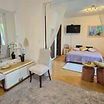 内斯维拉旅馆 - 附楼 3* 扎达尔