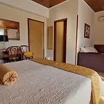 内斯维拉旅馆 - 附楼 3* 扎达尔