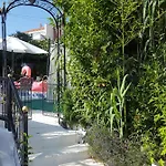 内斯维拉旅馆 - 附楼 住宿加早餐酒店 扎达尔
