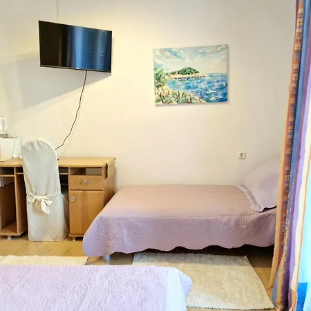 Guest House Villa Ines - Annex Bed & Breakfast 3*