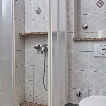 Guest House Villa Ines - Annex Bed & Breakfast 3*