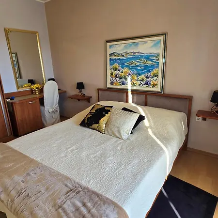 Guest House Villa Ines - Annex Задар