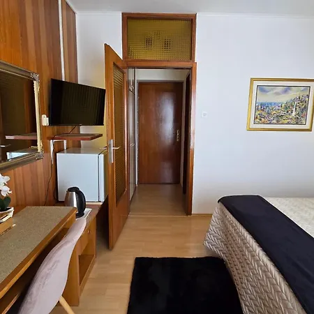 Avalena Residence B&B 자다르