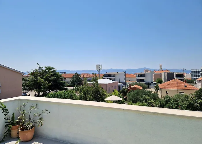 Ines - Annex Nocleg ze śniadaniem