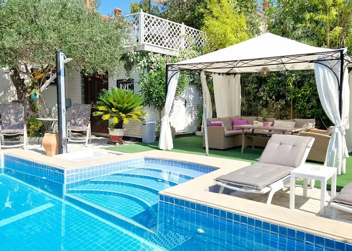 Ines - Annex Nocleg ze śniadaniem